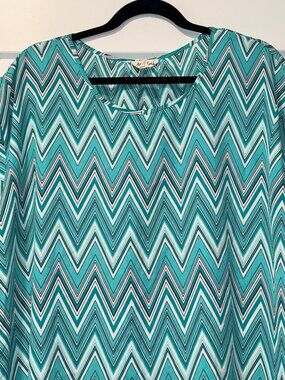 Messini Chevron Teal & White Short-Sleeve Polyester Blouse